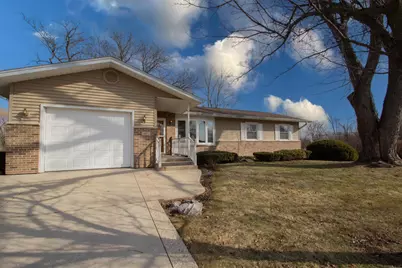 905  Sand St, Watertown, WI 53098 - Photo 2