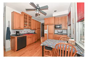 2834 N Hackett Ave, Milwaukee, WI 53211 - Photo 12