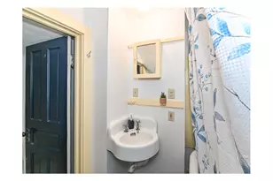 2834 N Hackett Ave, Milwaukee, WI 53211 - Photo 20