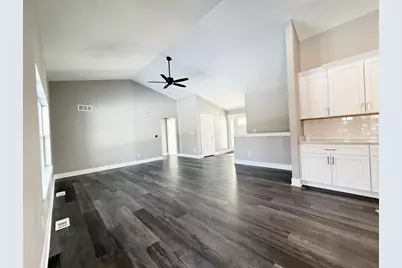 4749  Piper Ln, Racine, WI 53403 - Photo 6