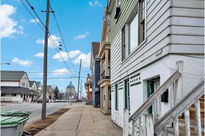 2510 S 6 St #2510A, Milwaukee, WI 53215 - Photo 2