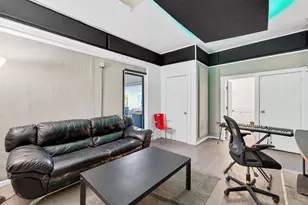 630 E Locust St, Milwaukee, WI 53212 - Photo 14