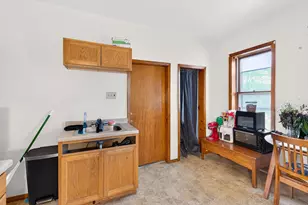 630 E Locust St, Milwaukee, WI 53212 - Photo 38