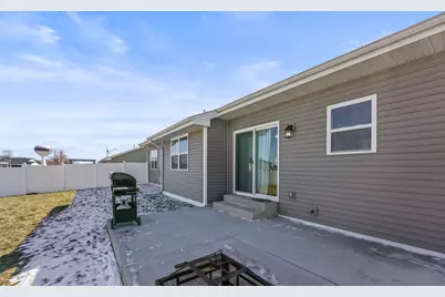 100 E Gailen Ln, Milton, WI 53563 - Photo 6