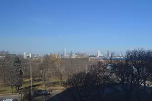 2525 S Shore Dr, Milwaukee, WI 53207 - Photo 20