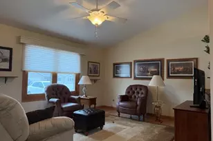 62 E Sedgemeadow St, Elkhorn, WI 53121 - Photo 4