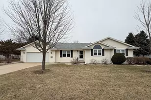 62 E Sedgemeadow St, Elkhorn, WI 53121 - Photo 1