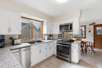 631 E Wilson St, Oconomowoc, WI 53066 - Photo 8