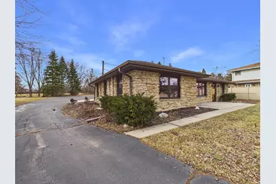 W180N8607  Town Hall Rd, Menomonee Falls, WI 53051 - Photo 6