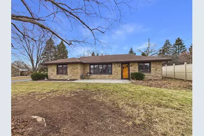 W180N8607  Town Hall Rd, Menomonee Falls, WI 53051 - Photo 2