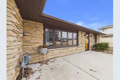 W180N8607  Town Hall Rd, Menomonee Falls, WI 53051 - Photo 16