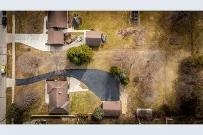 W180N8607  Town Hall Rd, Menomonee Falls, WI 53051 - Photo 4