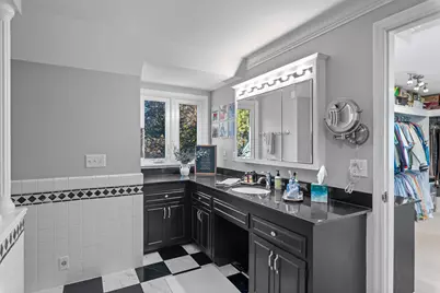 14220  Hillside Rd, Elm Grove, WI 53122 - Photo 24