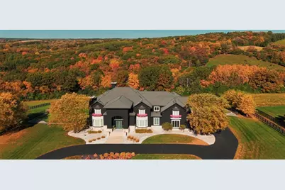 S17W28902  Price Ct, Genesee, WI 53188 - Photo 2