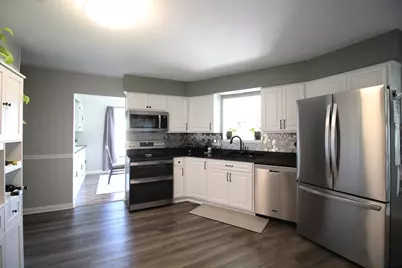 9830 W Plainfield Ave, Greenfield, WI 53228 - Photo 10