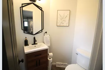 9830 W Plainfield Ave, Greenfield, WI 53228 - Photo 28