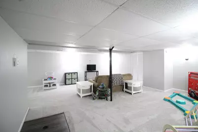 9830 W Plainfield Ave, Greenfield, WI 53228 - Photo 34