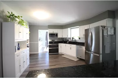 9830 W Plainfield Ave, Greenfield, WI 53228 - Photo 12