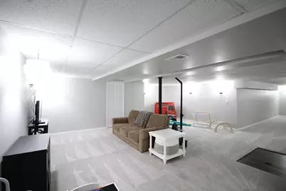 9830 W Plainfield Ave, Greenfield, WI 53228 - Photo 30