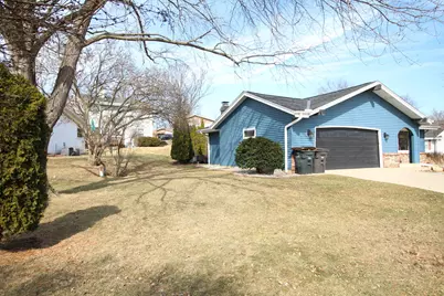 9830 W Plainfield Ave, Greenfield, WI 53228 - Photo 46