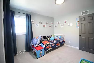 9830 W Plainfield Ave, Greenfield, WI 53228 - Photo 24