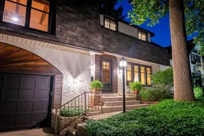 824 N 66th St, Wauwatosa, WI 53213 - Photo 32