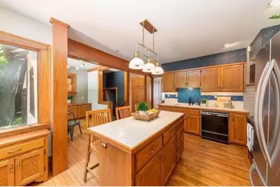 824 N 66th St, Wauwatosa, WI 53213 - Photo 10