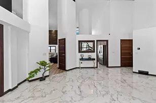 402 Wild Oak Dr, Manitowoc, WI 54220 - Photo 14