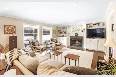 N52W16073  Bette Dr, Menomonee Falls, WI 53051 - Photo 4