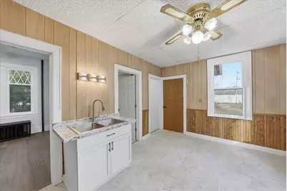 1429 S 9th St, Sheboygan, WI 53081 - Photo 12