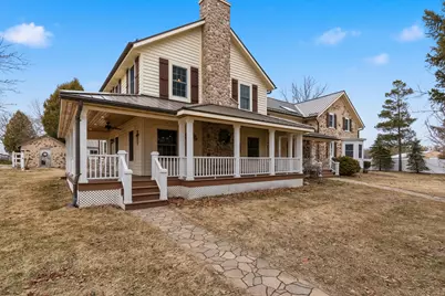 2237  Washington Ave, Cedarburg, WI 53012 - Photo 4