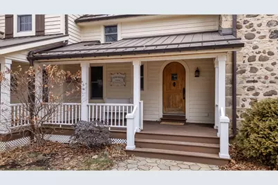 2237  Washington Ave, Cedarburg, WI 53012 - Photo 6