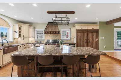 2237  Washington Ave, Cedarburg, WI 53012 - Photo 24