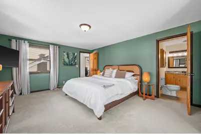 8202 W Woodland Ave, Wauwatosa, WI 53213 - Photo 28