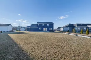 W139N6328 Bridal Wreath Ln, Menomonee Falls, WI 53051 - Photo 42