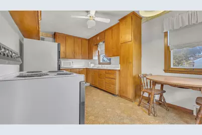 1716  Norma Ct, Sheboygan, WI 53081 - Photo 8