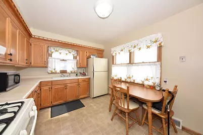 3520 N 77th St, Milwaukee, WI 53222 - Photo 6