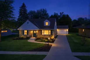 2014 Markham St, Manitowoc, WI 54220 - Photo 2