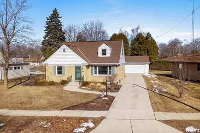 2014  Markham St, Manitowoc, WI 54220 - Photo 1