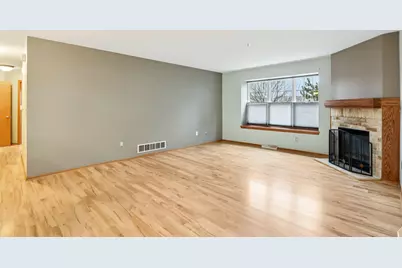 7011 W Rawson Ave, Franklin, WI 53132 - Photo 4