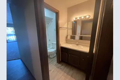 6167 W Cold Spring Rd, Greenfield, WI 53220 - Photo 8