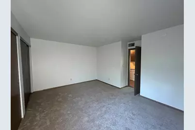 6167 W Cold Spring Rd, Greenfield, WI 53220 - Photo 10