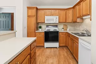 N96W14204 Knollcrest Ct, Germantown, WI 53022 - Photo 4
