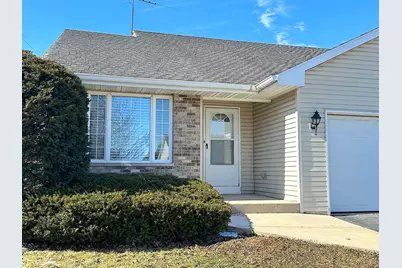 460  Fox Ln, Walworth, WI 53184 - Photo 4