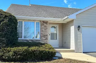 460 Fox Ln, Walworth, WI 53184 - Photo 4