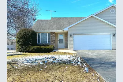 460  Fox Ln, Walworth, WI 53184 - Photo 1