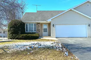 460 Fox Ln, Walworth, WI 53184 - Photo 1