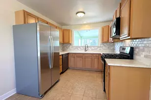 460 Fox Ln, Walworth, WI 53184 - Photo 8