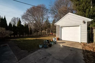 1753  Underwood Ave, Wauwatosa, WI 53213 - Photo 32