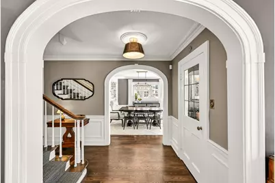 622 E Lexington Blvd, Whitefish Bay, WI 53217 - Photo 8